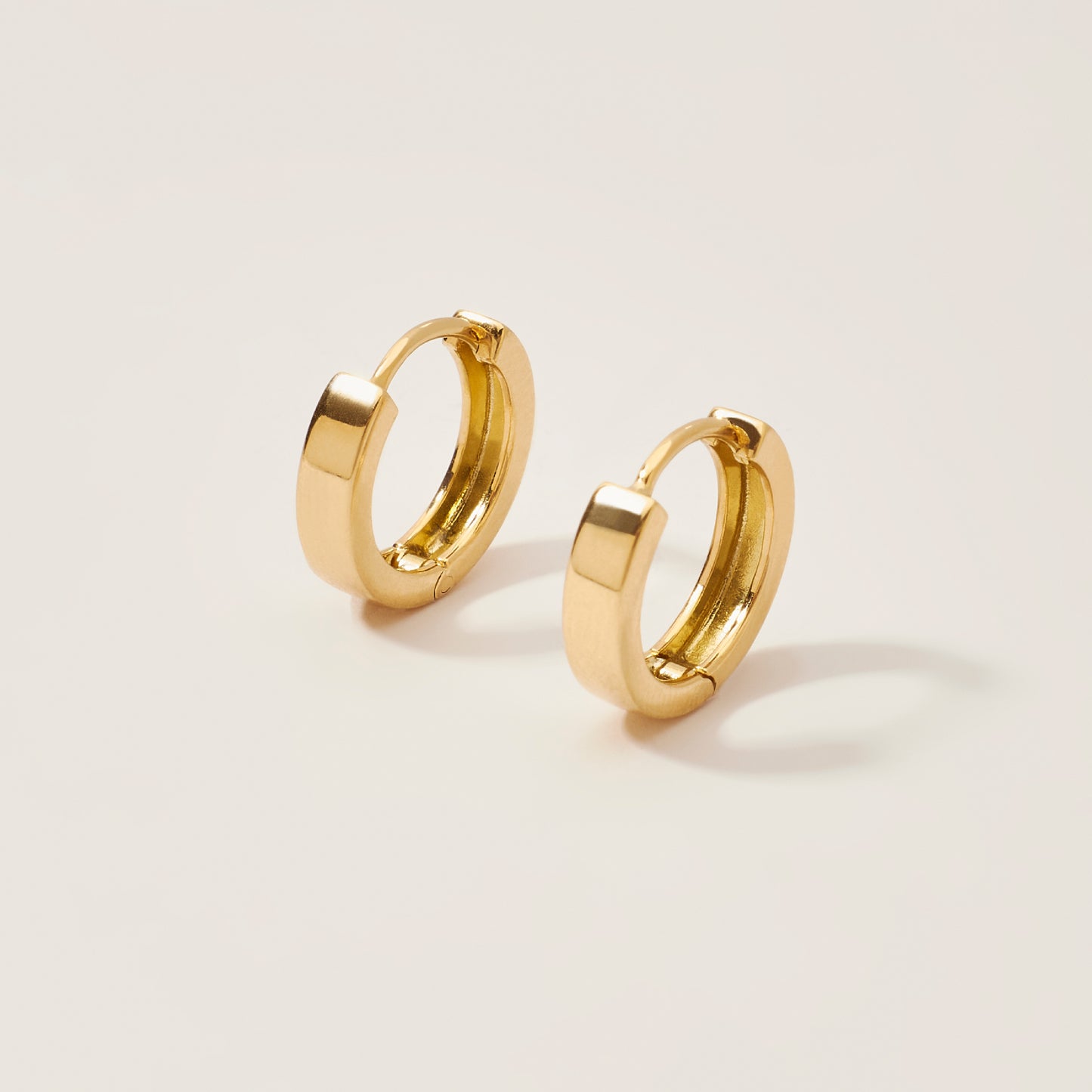 Argollas Cinta Delgada Oro 18k