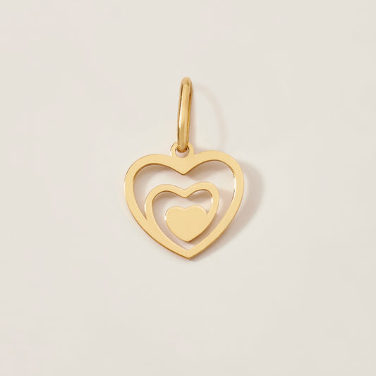 Dije corazón 3 corazones con satinado Oro 18k