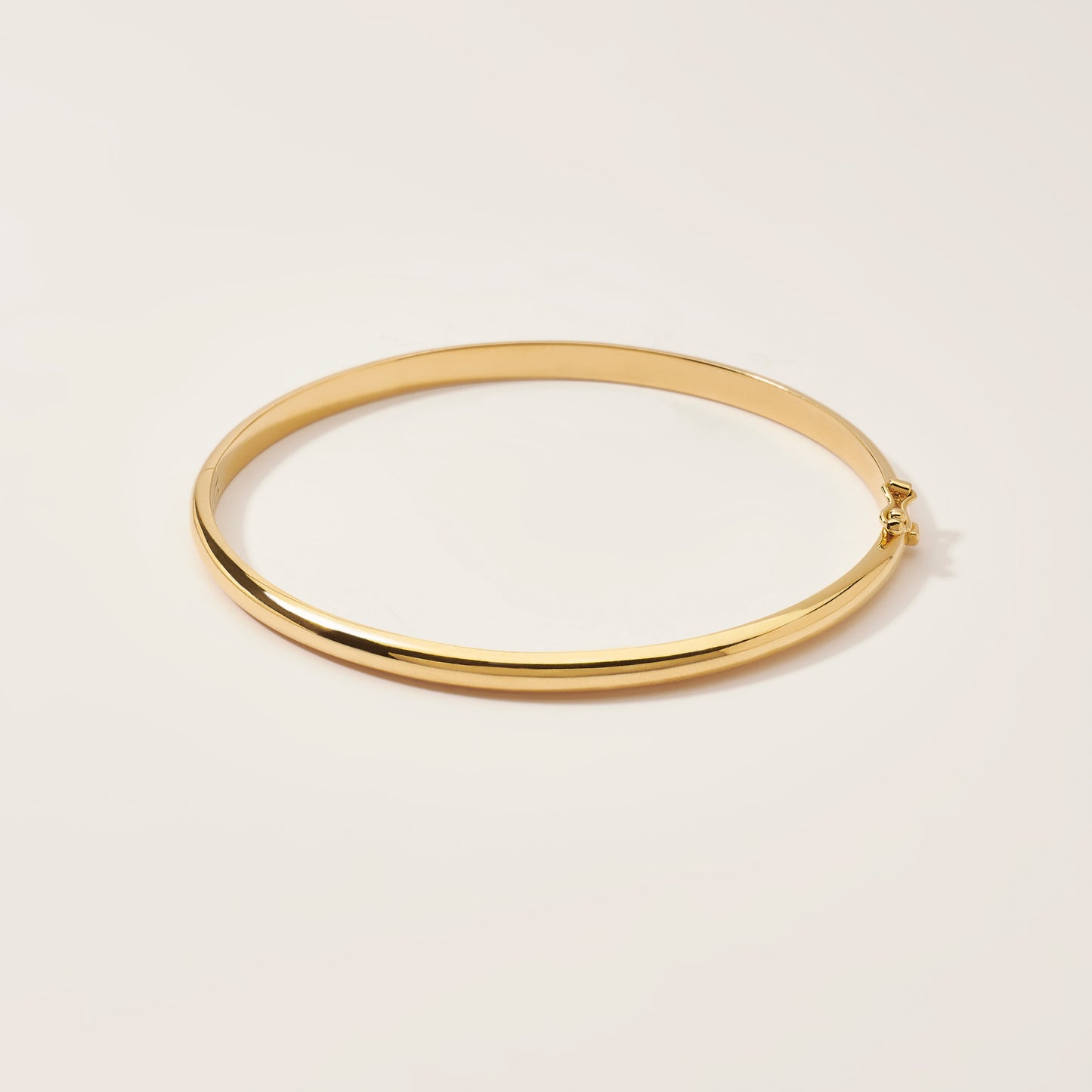 PUÑERA BANGLE EN ORO 18K