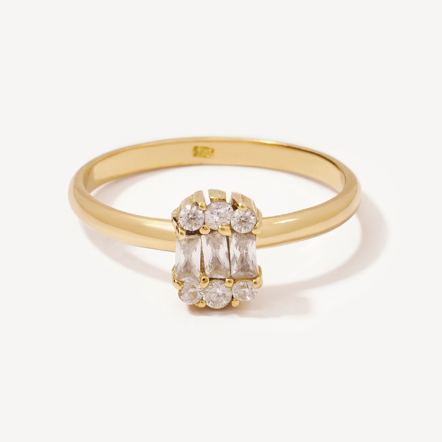 Anillo Rectangular Cristales Oro 18k